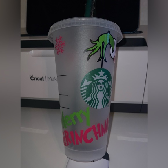 Grinch Starbucks Cup - Picture 3 of 3